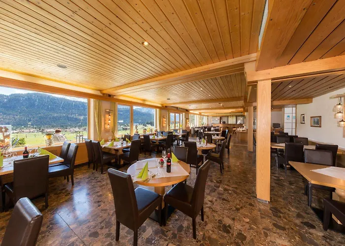 מלון Haus Diana 3*