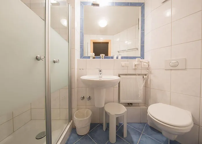 מלון Haus Diana 3*